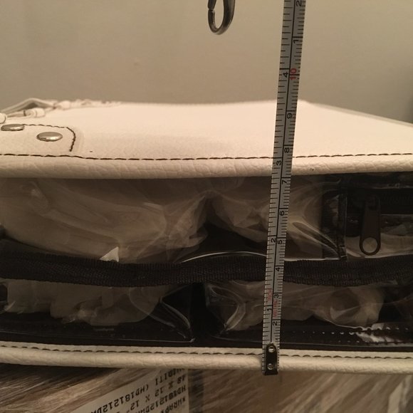 BARE ESENTUALS Make-Up Travel Case w/Handles - Picture 7 of 10